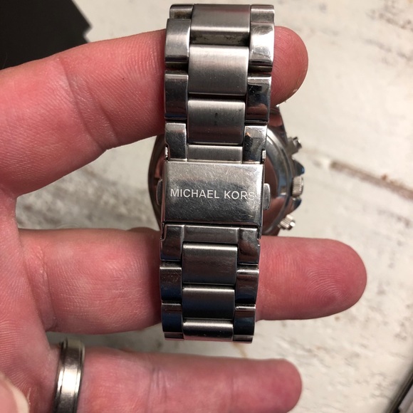 Michael Kors MK5165 Silver Watch - Picture 2 of 3